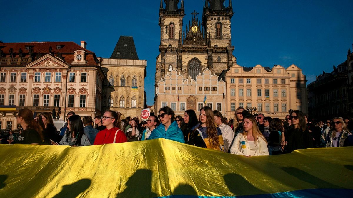 Украинские беженцы в Чехии – какой будет помощь на возвращение домой | РБК  Украина