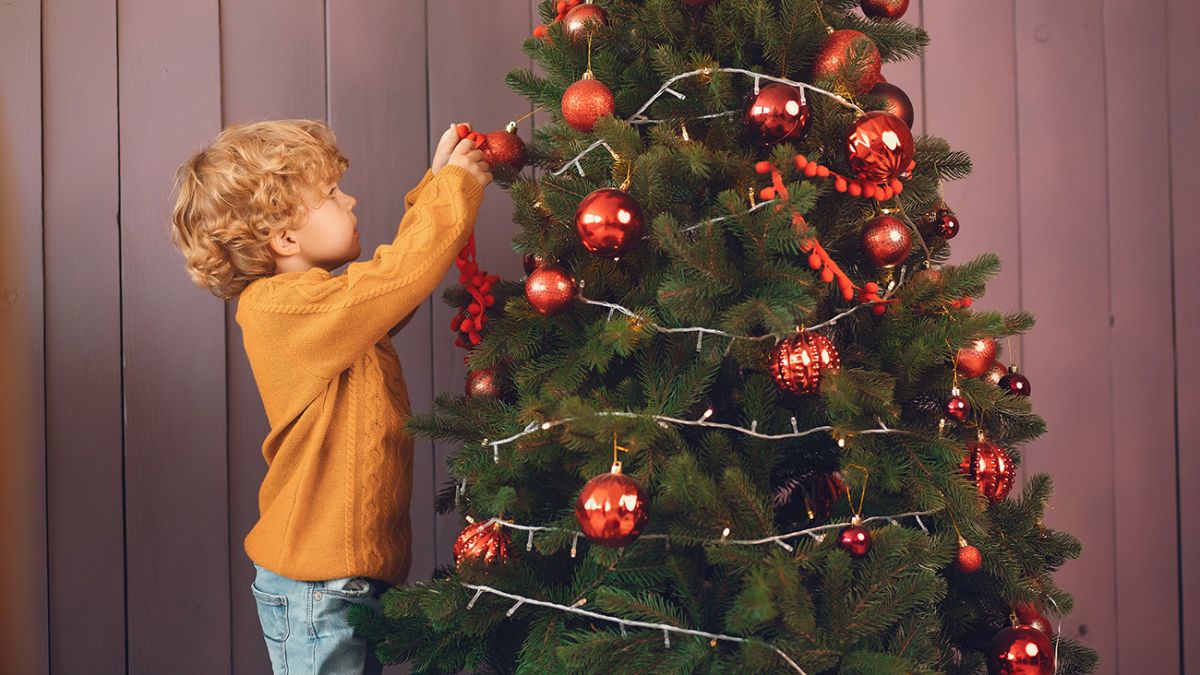 Как нарядить елку с ребенком на Новый год?