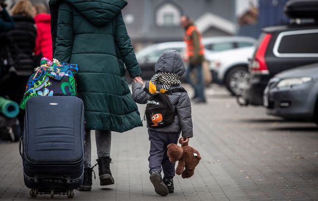 У Зеленського повідомили, скільки дітей з початку вторгнення РФ покинули Україну