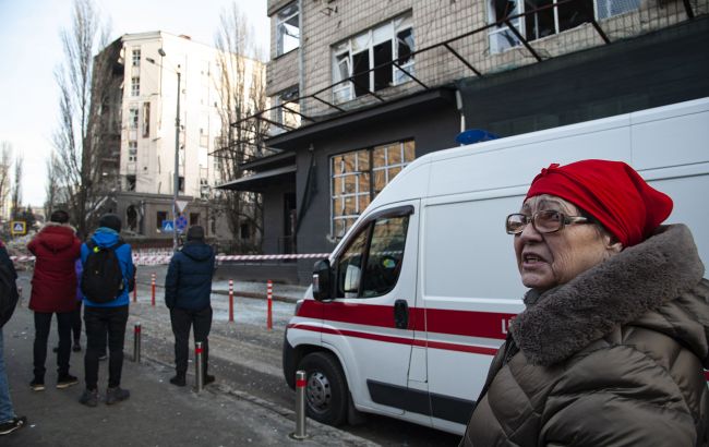 Окупанти обстрілюють Херсон. Мешканців попередили про повторні "прильоти"