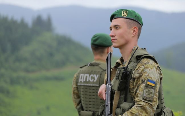 Чоловік порізав руки на КПП у Рівненській області: прикордонники розповіли деталі