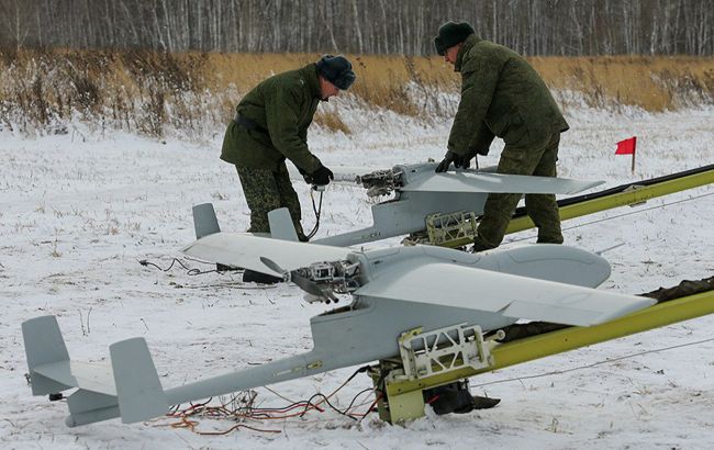 Росіяни дроном атакували автомобіль у Нікопольському районі: постраждали люди (фото)