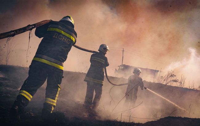 Під Києвом мало не згоріло ціле село: що сталося