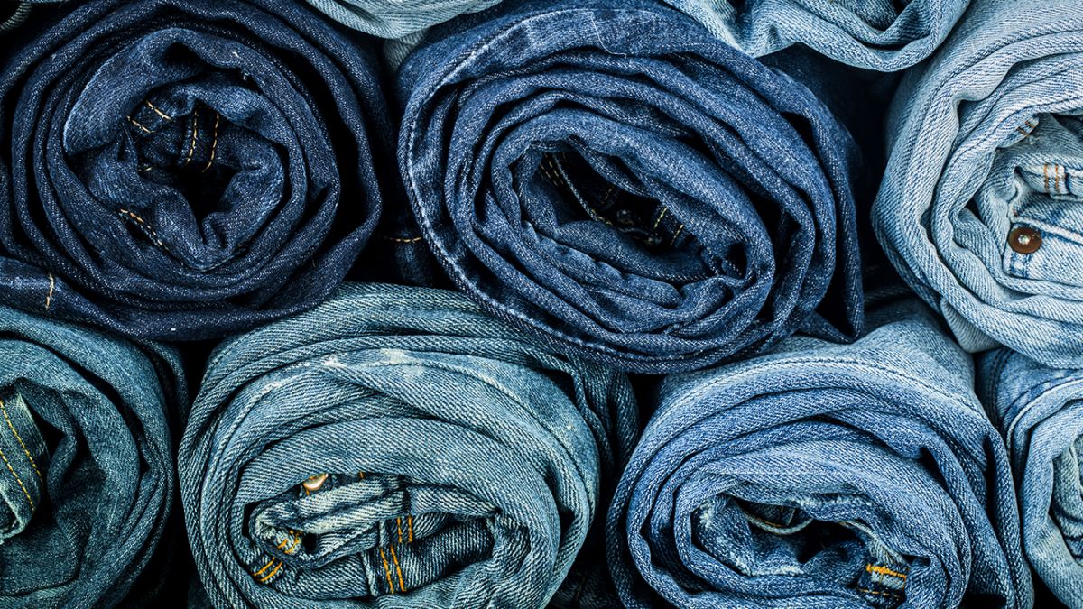 Как покрасить джинсы и другие способы придать им оригинальный вид
