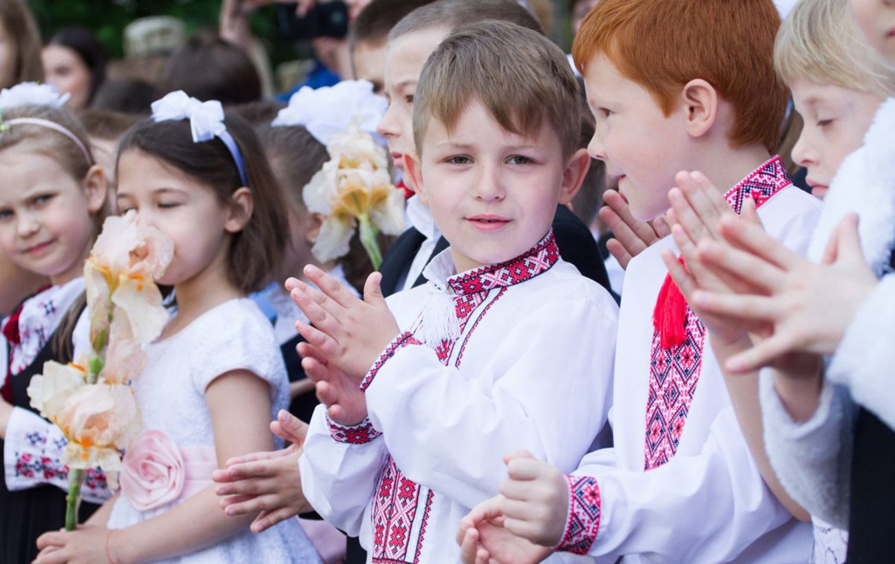 Последний звонок 2024 - поздравления с праздником в стихах и прозе | РБК  Украина