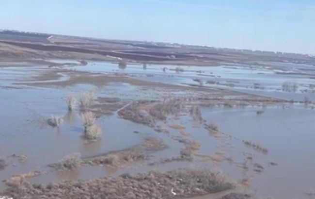 В российском Орске прорвало дамбу: часть города ушла под воду