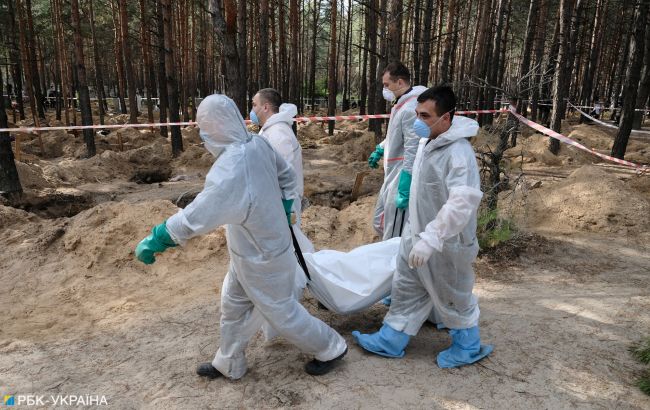 В Херсонской области эксгумировали тела двух человек, расстрелянных военными РФ