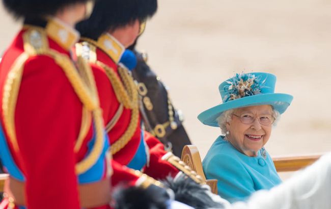 Єлизавета II готується передати корону: стало відомо, кому і коли