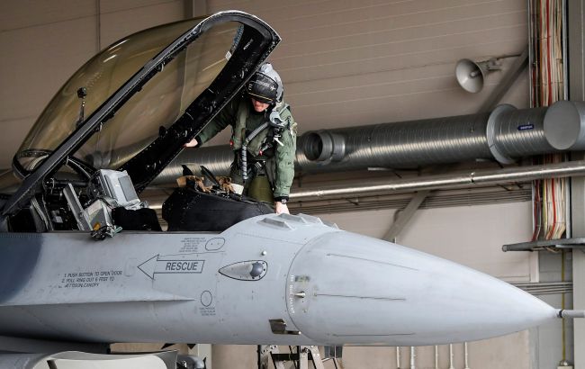 США одобрили передачу F-16 Украине от Дании и Нидерландов, - Reuters