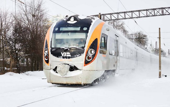 "Укрзалізниця" запустить нові поїзди в Карпати: перелік маршрутів