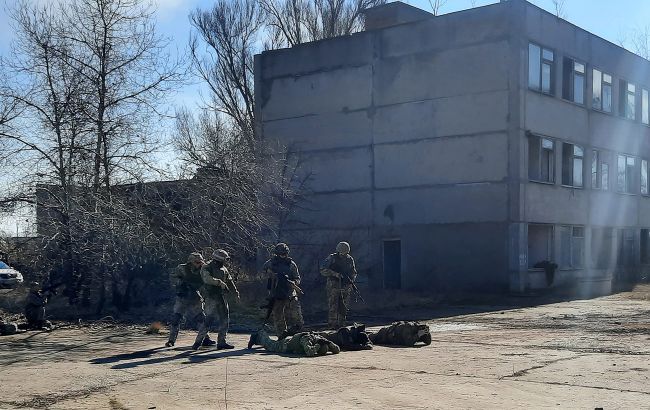 Ворог думає, що вони спецпризначенці: як виглядають тероборонівці Ірпеня, які поклали десятки десантників