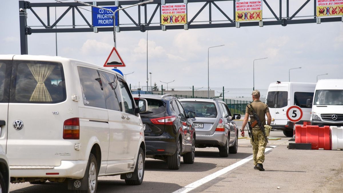 На границе Украины с Польшей очереди из более чем 600 авто | РБК Украина