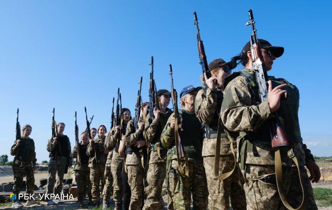 Не мобілізація. У ЗСУ роз'яснили, що означає військовий облік жінок з жовтня