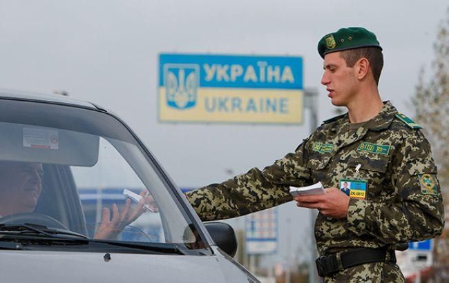 У Волинській обл. правопорушник автомобілем наїхав на прикордонника