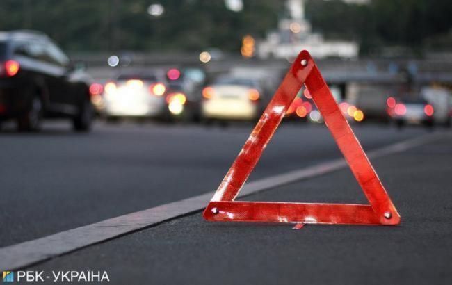 В Днепре в ДТП с микроавтобусом погибли двое человек, среди пострадавших - дети