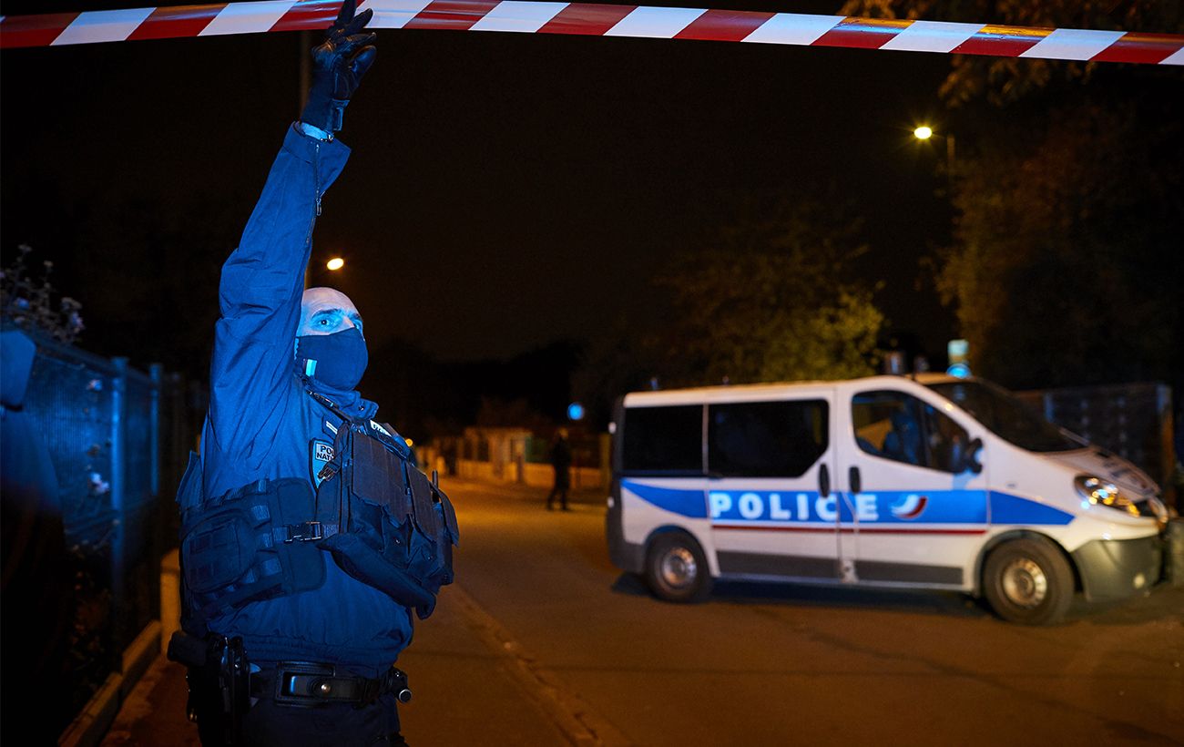 An unknown person attacked tourists in Paris: there are dead and wounded