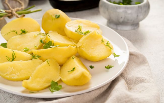 Не лише пюре та смажена: 6 цікавих страв з картоплею