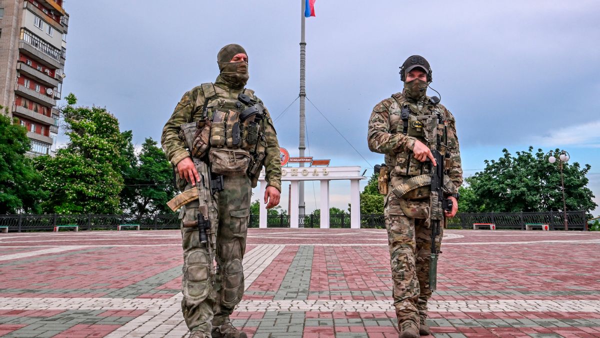 В Мелитополь завезли массовку, чтобы снять пропагандистский ролик для СМИ |  РБК-Україна