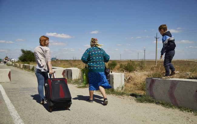 В окупованому Криму тотальна нестача кадрів на ринку праці через виїзд населення, - ЦНС