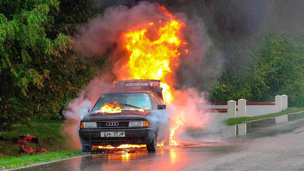 Автомобиль взорвался на мине в Запорожской области | РБК-Україна