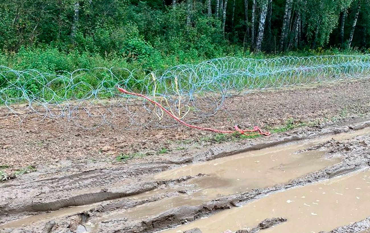 In Poland, 13 people were detained who destroyed the fence on the border of the country with Belarus