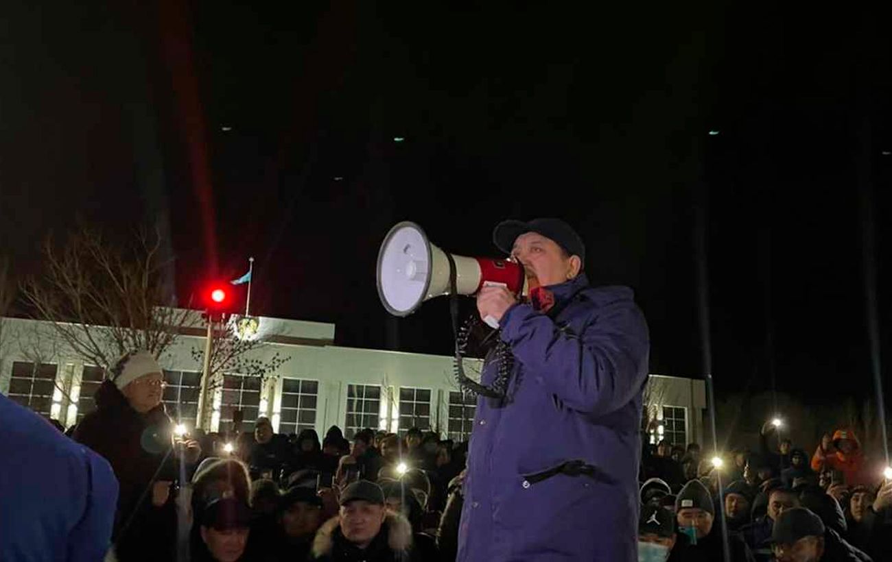 Protests in Almaty police detained over a hundred protesters