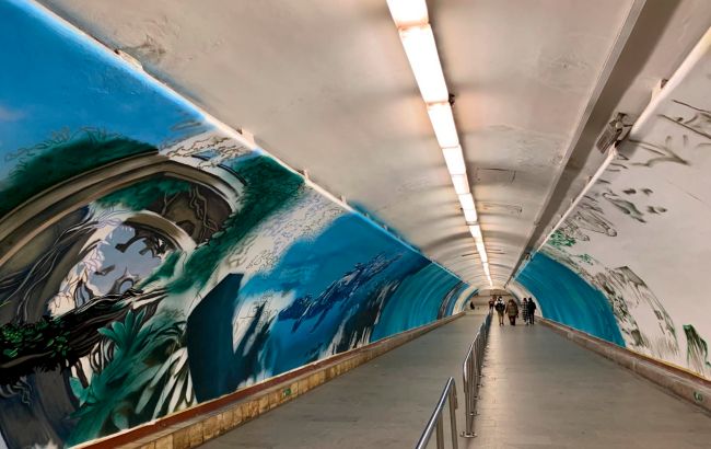 В метро Киева появилась мурал-реклама Horizon Forbidden West