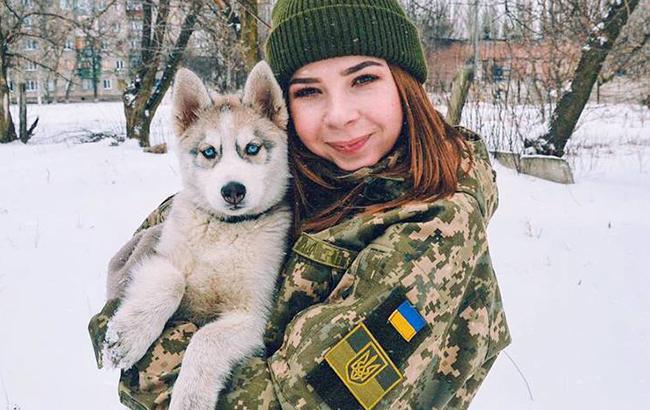 Переможемо ворога завдяки жінкам: Порошенко зворушливо привітав українок з 8 березня