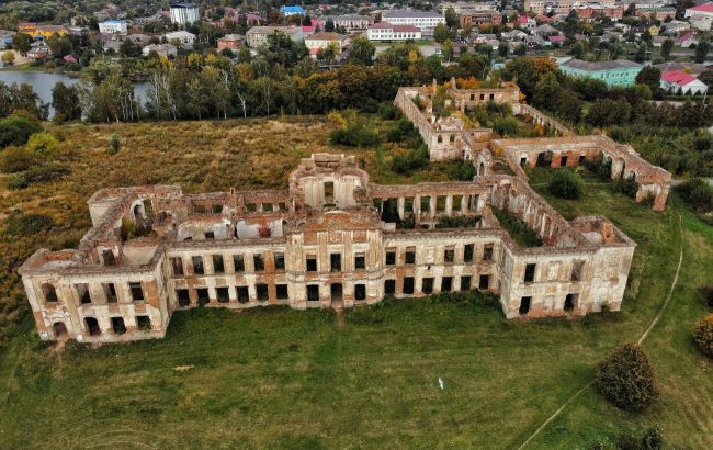Від України до Іспанії: названі найвразливіші пам'ятки світу