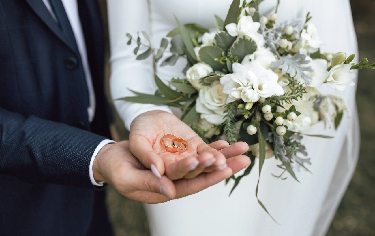 Сколько денег подарить на свадьбу: правила этикета и здравый смысл