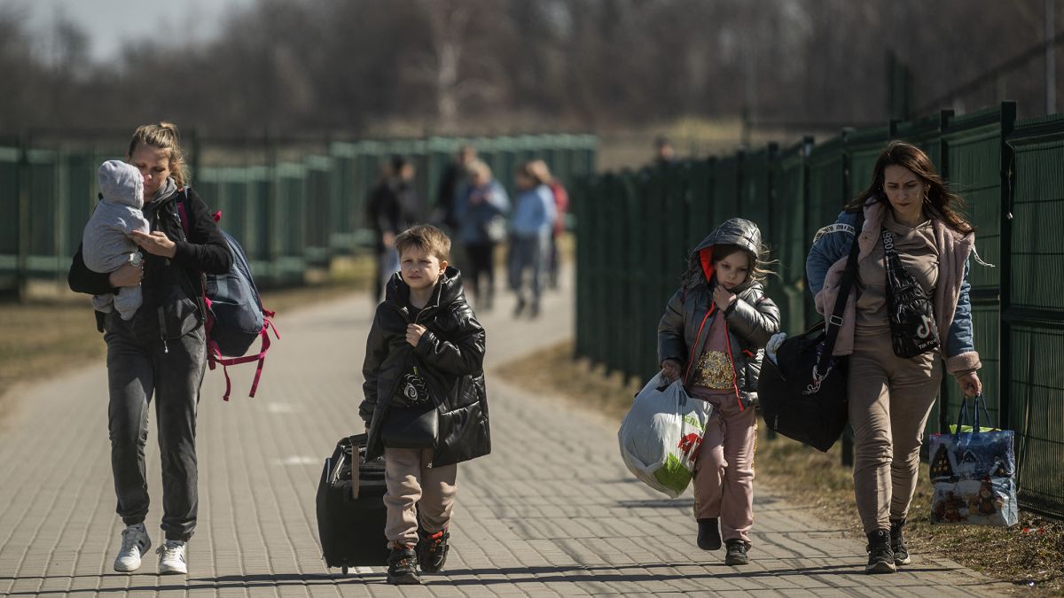 Украинские беженцы в Польше – где украинцам искать бесплатное жилье | РБК  Украина