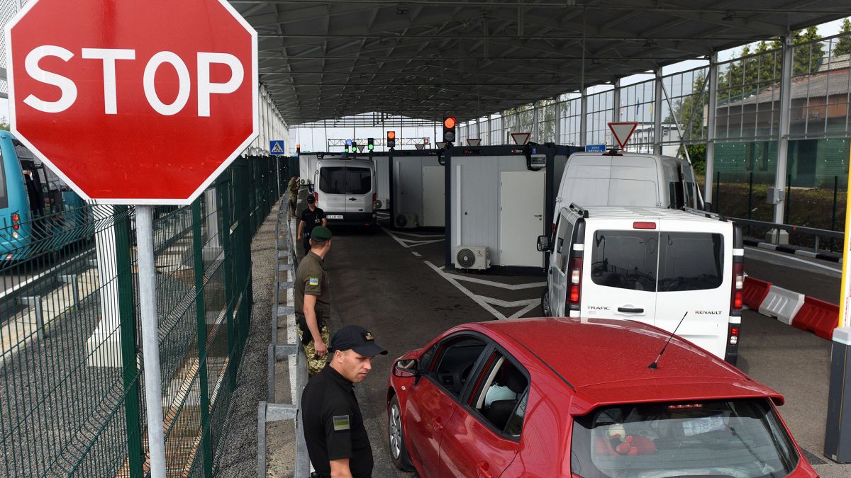 КПП Шегини возобновило пропуск автомобилей вечером 20 марта | РБК Украина