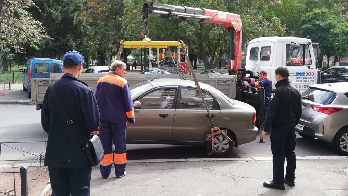 Машину забрал эвакуатор в Киеве - что делать и как вернуть авто, инструкция  | РБК Украина