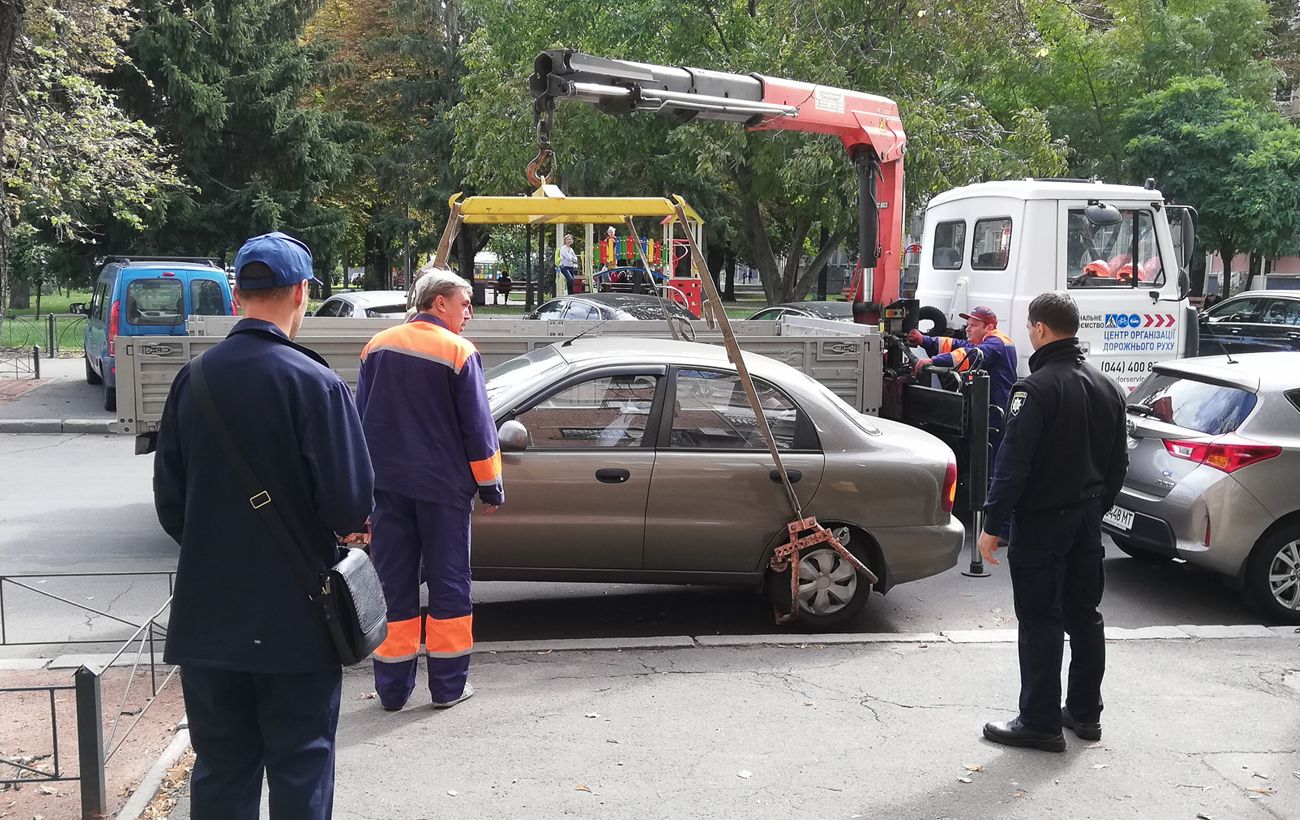 Машину забрал эвакуатор в Киеве - что делать и как вернуть авто, инструкция  | РБК Украина