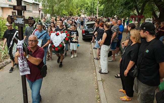 В Николаеве простились с 13-летним Кириллом Дядюшкой, погибшим во время российской атаки