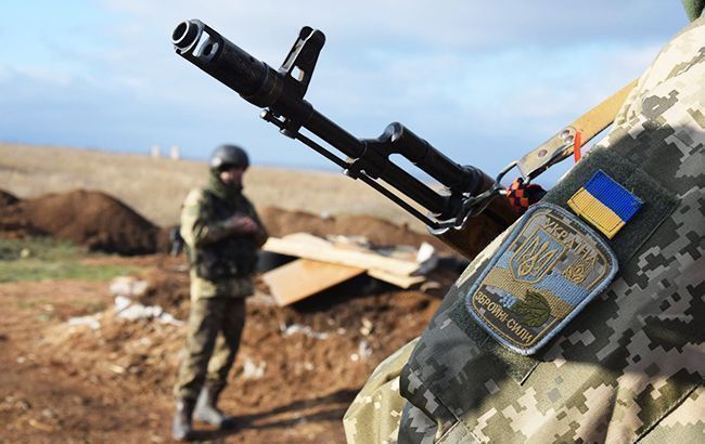 На Донбасі бойовики сім раз обстріляли позиції українських військових
