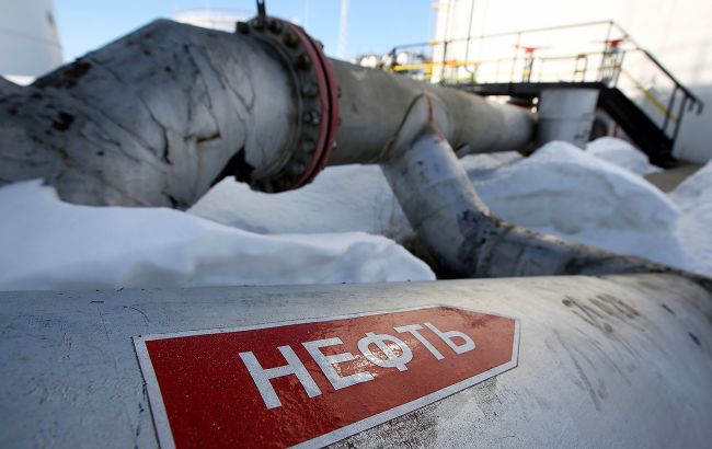 Германия заявила, что с 2023 года не будет покупать российскую нефть