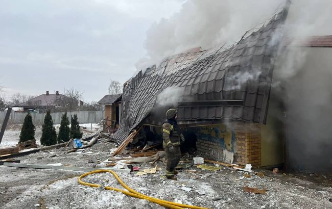 Росіяни двічі обстріляли Харківську область, пошкодили лікарню та школу