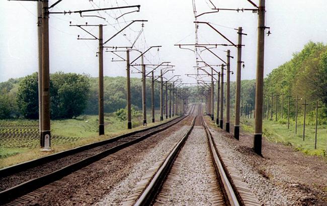 У Київській області підліток заживо згорів на даху електрички