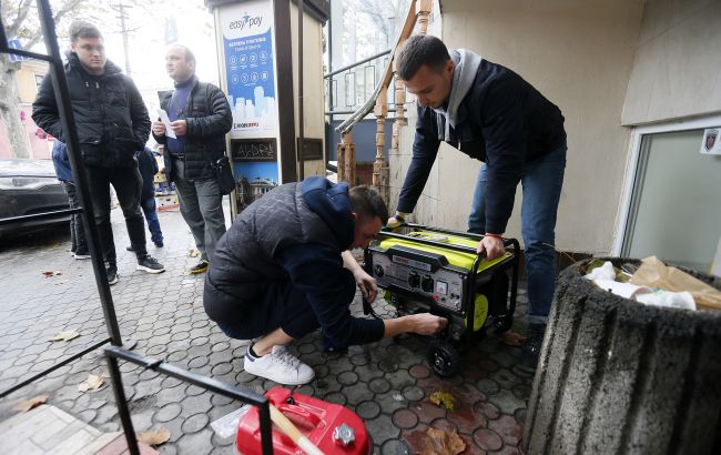 Графіки складено, але чи чекати відключень? Українцям пояснили, що буде зі світлом