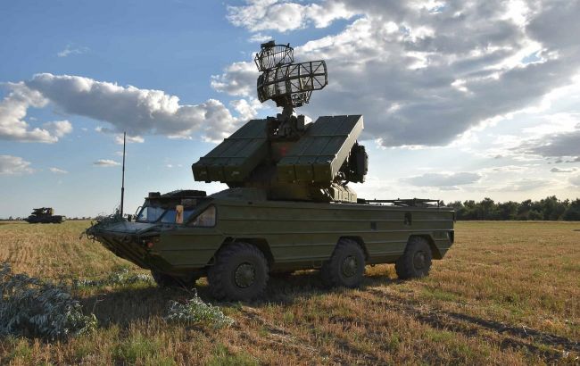 Українські бійці з HIMARS знищили російський ЗРК "Оса" (відео)