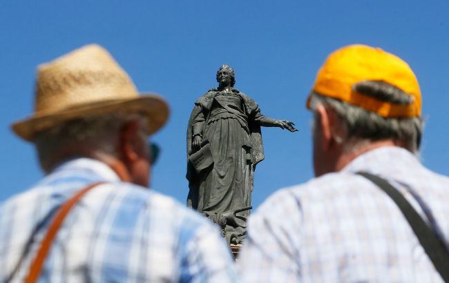 Горсовет Одессы не захотел отправлять памятник Екатерине II в музей. Что будет дальше