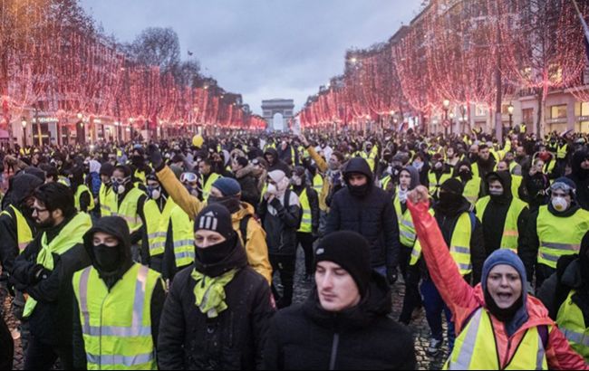 У Парижі заарештували майже 30 протестувальників