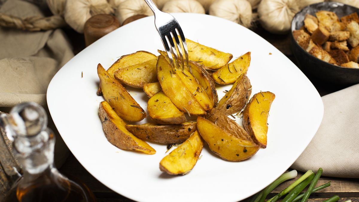 Рецепт картошки по-деревенски с фото пошагово| Меню недели