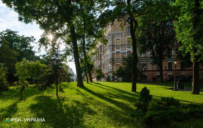 Дожди, но не всюду. Синоптики дали прогноз на завтра в Украине