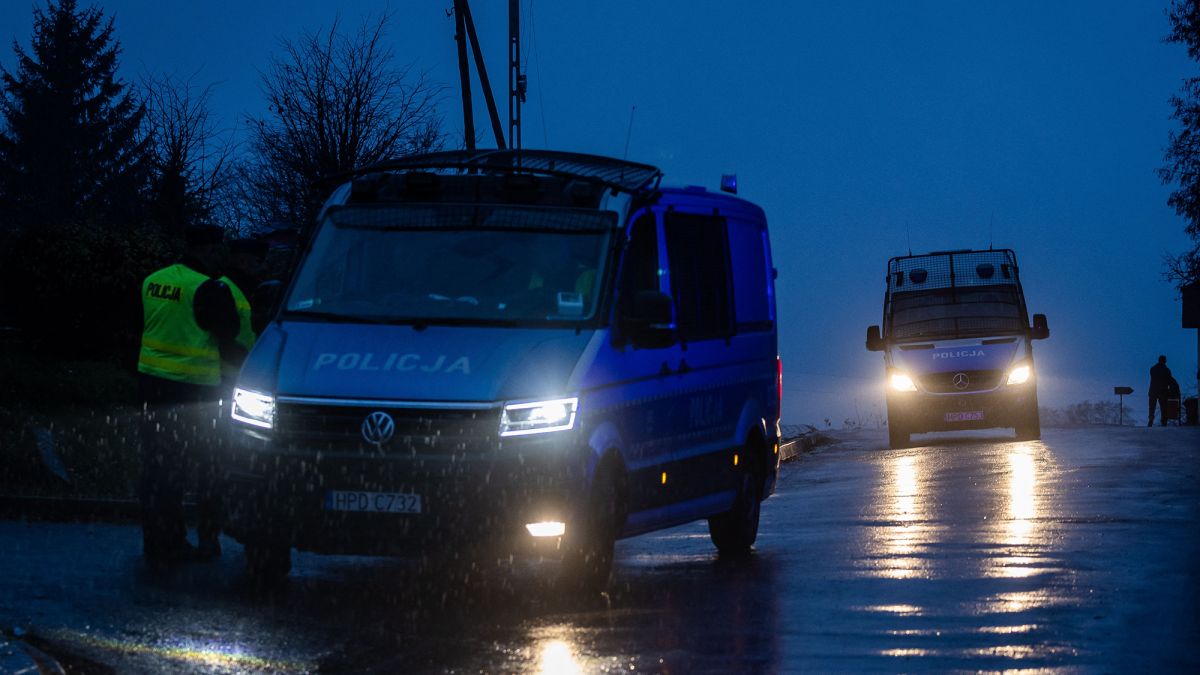 Ракета упала в Польше в лесу - СМИ заявляют, что она принадлежит польской  армии | РБК Украина