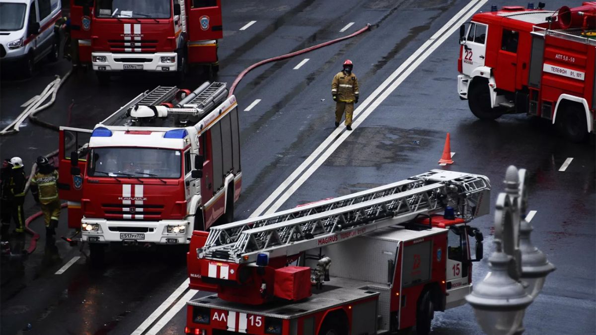 Пожар в Санкт-Петербурге произошел в районе складов 5 июля | РБК Украина