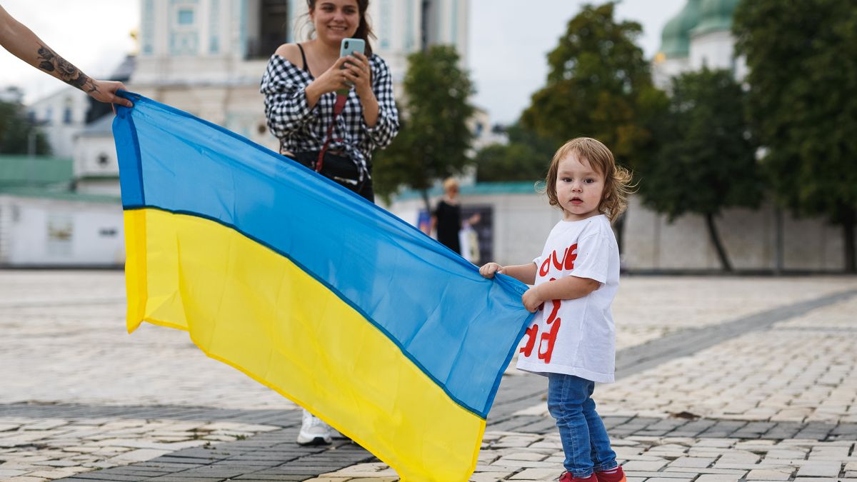 Пожилые украинцы полны решимости остаться на родине в условиях ожесточенных боев