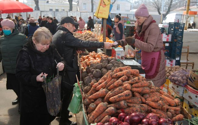 Продукти стрімко дорожчають: НБУ назвав причини пришвидшення інфляції в Україні