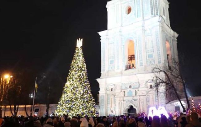 На Софіївській площі в Києві засвітили головну ялинку країни (фото і відео)